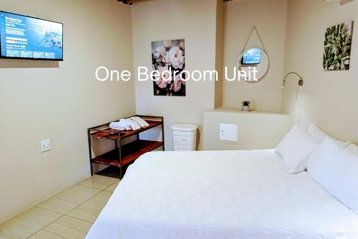 Apartamento Bateleur Self Catering Cc Windhoek Exterior foto