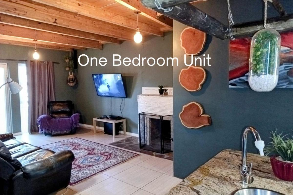 Apartamento Bateleur Self Catering Cc Windhoek Exterior foto